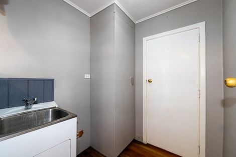 Photo of property in 16 Lipscombe Crescent, Havelock North, 4130