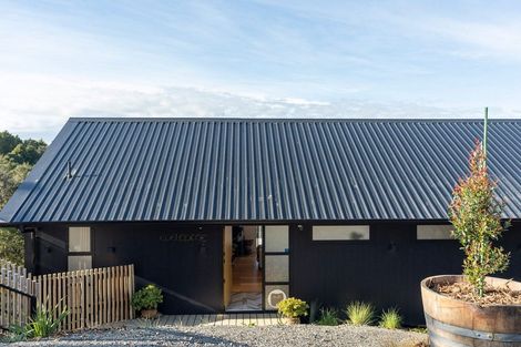 Photo of property in 21 Ngapuke Lane, Parua Bay, Onerahi, 0192