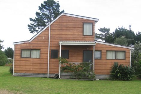 Photo of property in 111 Karaka Place, Matarangi, Whitianga, 3592