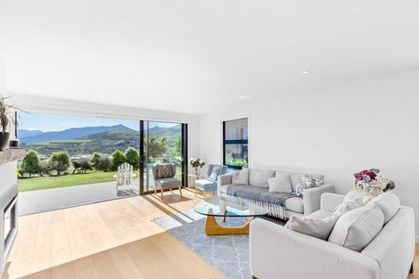 Photo of property in 25 Double Cone Road, Jacks Point, Queenstown, 9371