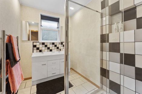 Photo of property in 86a Winara Avenue, Waikanae, 5036