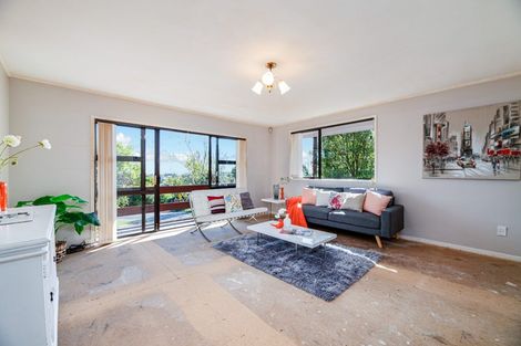 Photo of property in 2/84a Avonleigh Road, Green Bay, Auckland, 0604