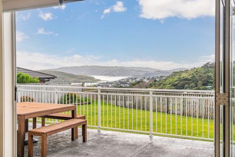 Photo of property in 18 Milford Street, Aotea, Porirua, 5024