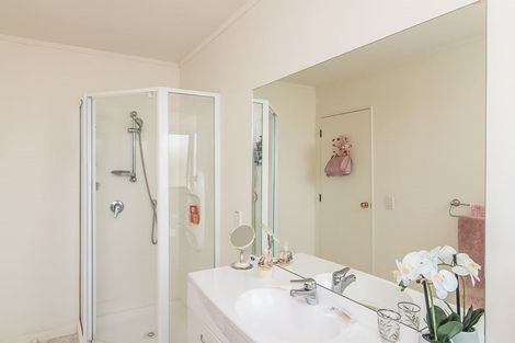 Photo of property in 12 San Priamo Place, Paraparaumu Beach, Paraparaumu, 5032