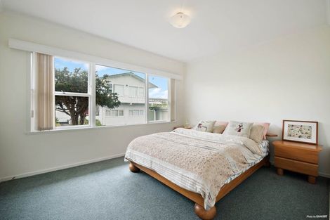 Photo of property in 1/38 Knightsbridge Drive, Forrest Hill, Auckland, 0620