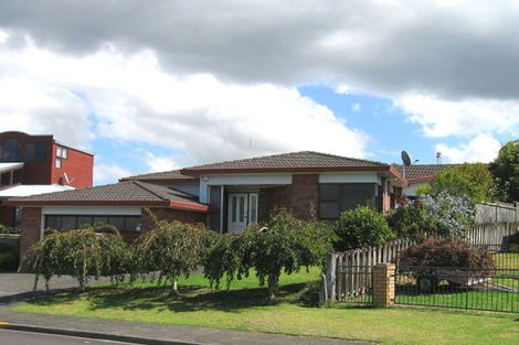 Photo of property in 3 Marlin Street, West Harbour, Auckland, 0618