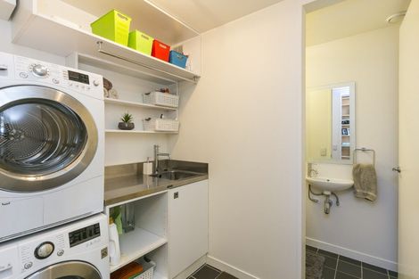 Photo of property in Montreaux Apartments, 10i/164 The Terrace, Wellington Central, Wellington, 6011