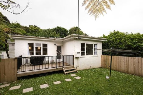 Photo of property in 30 Lyndhurst Road, Tawa, Wellington, 5028