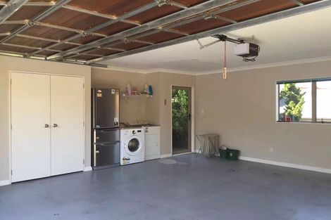 Photo of property in 35 Helvetia Drive, Browns Bay, Auckland, 0630