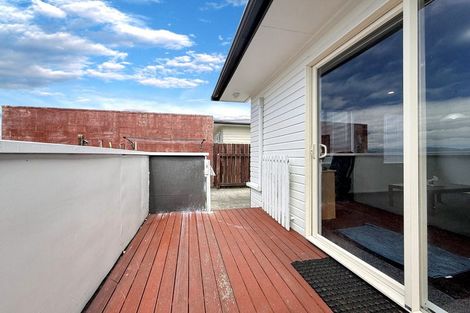 Photo of property in 280a Dowse Drive, Maungaraki, Lower Hutt, 5010