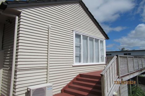 Photo of property in 1/15 Gilfillan Street, Blockhouse Bay, Auckland, 0600
