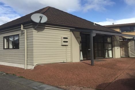 Photo of property in 5 Monet Grove, West Harbour, Auckland, 0618