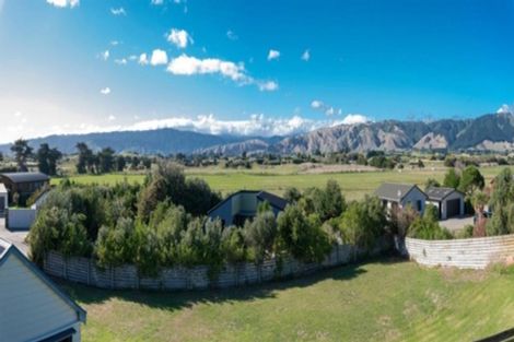 Photo of property in 9 Sylvia Way, Te Horo Beach, Otaki, 5581