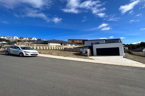 Photo of property in 21 Topsail Way, Whitby, Porirua, 5024