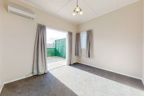 Photo of property in 4a Tarawera Road, Johnsonville, Wellington, 6037