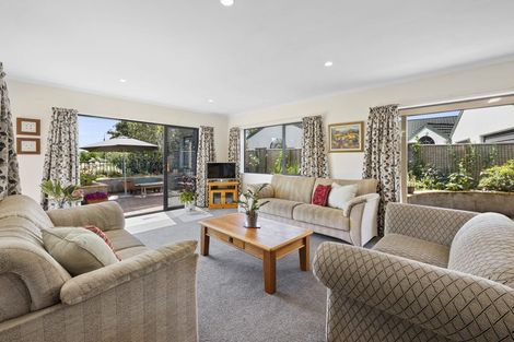 Photo of property in 13 Karina Road, Merrilands, New Plymouth, 4312