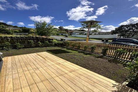 Photo of property in 2b Van Dyke Place, West Harbour, Auckland, 0618