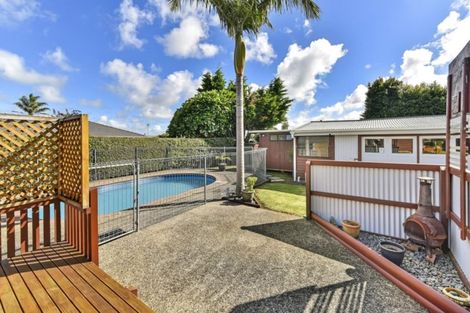 Photo of property in 96 Sandspit Road, Waiuku, 2123