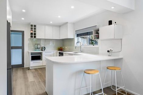 Photo of property in 22 John Road, Stanmore Bay, Whangaparaoa, 0932