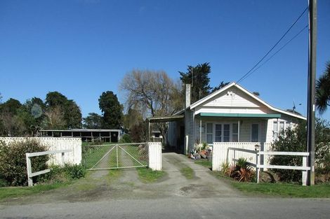 Photo of property in 143 Mako Mako Road, Levin, 5510