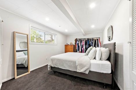 Photo of property in 31 Malmo Place, Massey, Auckland, 0614