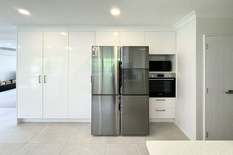 Photo of property in 54 Scarlet Oak Drive, Schnapper Rock, Auckland, 0632