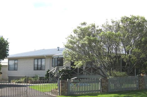 Photo of property in 27 Hindmarsh Street, Henderson, Auckland, 0612