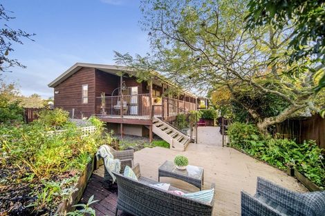 Photo of property in 3 Orinda Close, Botany Downs, Auckland, 2010