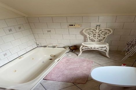 Photo of property in 33 Makara Road, Karori, Wellington, 6012