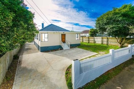Photo of property in 100 Avenue Road, Otahuhu, Auckland, 1062