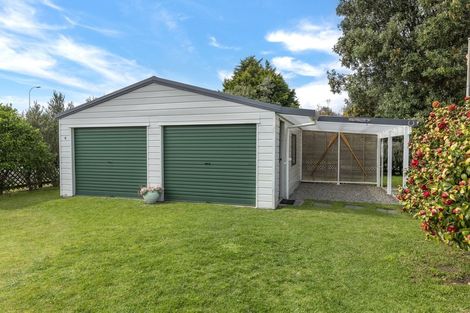 Photo of property in 2 Sand Dune Grove, Waikawa Beach, Levin, 5573