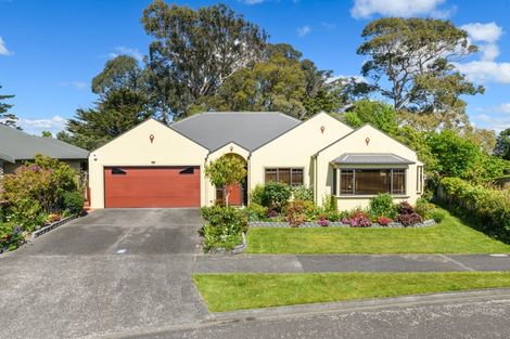 Photo of property in 11 La Lena Grove, Fitzherbert, Palmerston North, 4410