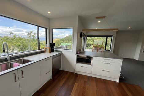 Photo of property in 3b Maldive Street, Khandallah, Wellington, 6035