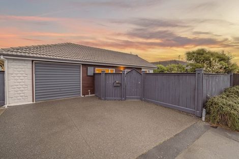 Photo of property in 16 Ida Street, New Brighton, Christchurch, 8061