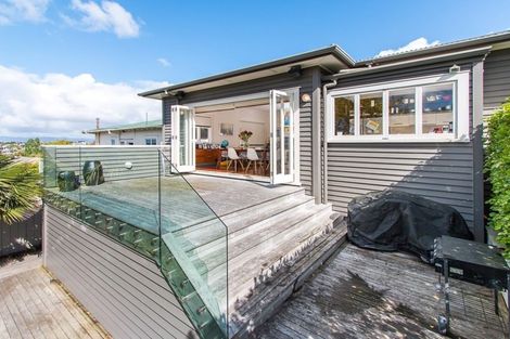 Photo of property in 6 Westmere Crescent, Westmere, Auckland, 1022