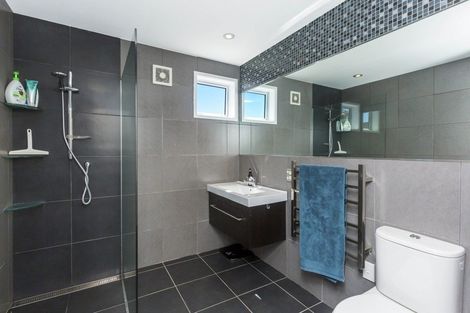 Photo of property in 11 Mount Marua Drive, Timberlea, Upper Hutt, 5018