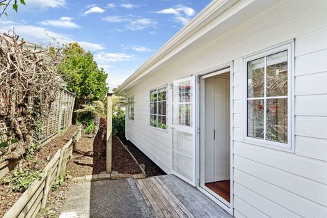 Photo of property in 2/25 College Road, Northcote, Auckland, 0627