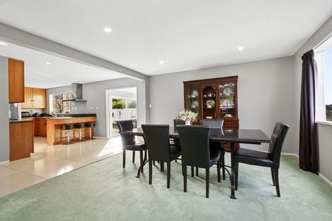 Photo of property in 7 Saint Hildas Glade, Tawa, Wellington, 5028