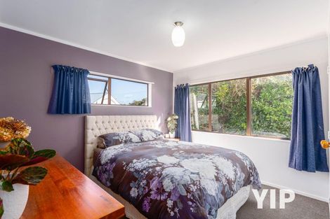 Photo of property in 2/154 Newlands Road, Newlands, Wellington, 6037