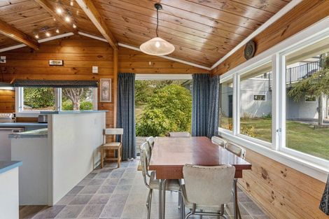 Photo of property in 8 Earle Place, Acacia Bay, Taupo, 3330