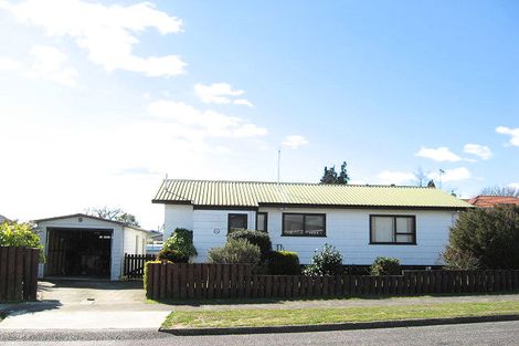 Photo of property in 1 Cobham Crescent, Waipukurau, 4200