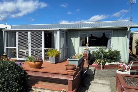 Photo of property in 2 Meadowvale Drive, Levin, 5510