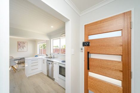 Photo of property in 40 Acacia Street, Kelvin Grove, Palmerston North, 4414