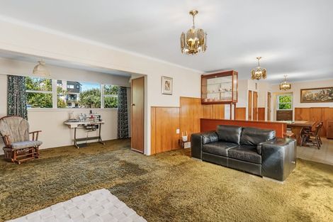 Photo of property in 21 Saint Leonards Road, Kelston, Auckland, 0602
