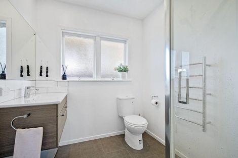 Photo of property in 15a Landscape Road, Pukekohe, 2120