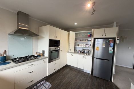 Photo of property in 61 Karina Road, Merrilands, New Plymouth, 4312