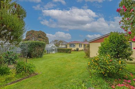 Photo of property in 28 Ormond Street, Woodville, 4920