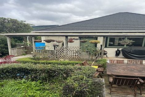 Photo of property in 20 Ranui Terrace, Tawa, Wellington, 5028