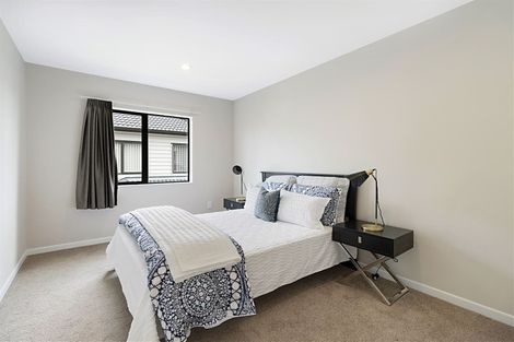 Photo of property in 105 Lincoln Park Avenue, Massey, Auckland, 0614