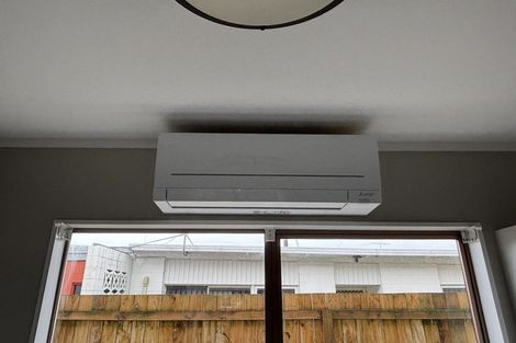 Photo of property in 2/772 Beach Road, Browns Bay, Auckland, 0630